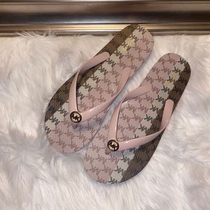 Michael Kors MK Flip Flops